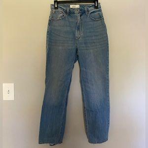 Abercrombie Curve Love High Rise 90s Straight Jean